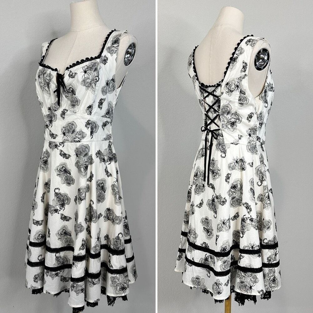 Hot Topic Gothic Rose & Insect Print Fit Flare Dress M Gothic Whimsigoth Spider - Picture 3 of 13